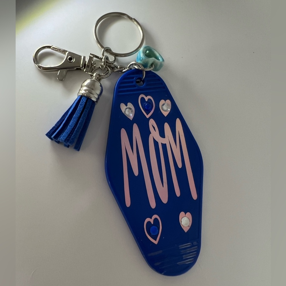 Mom rhinestone motel keychain